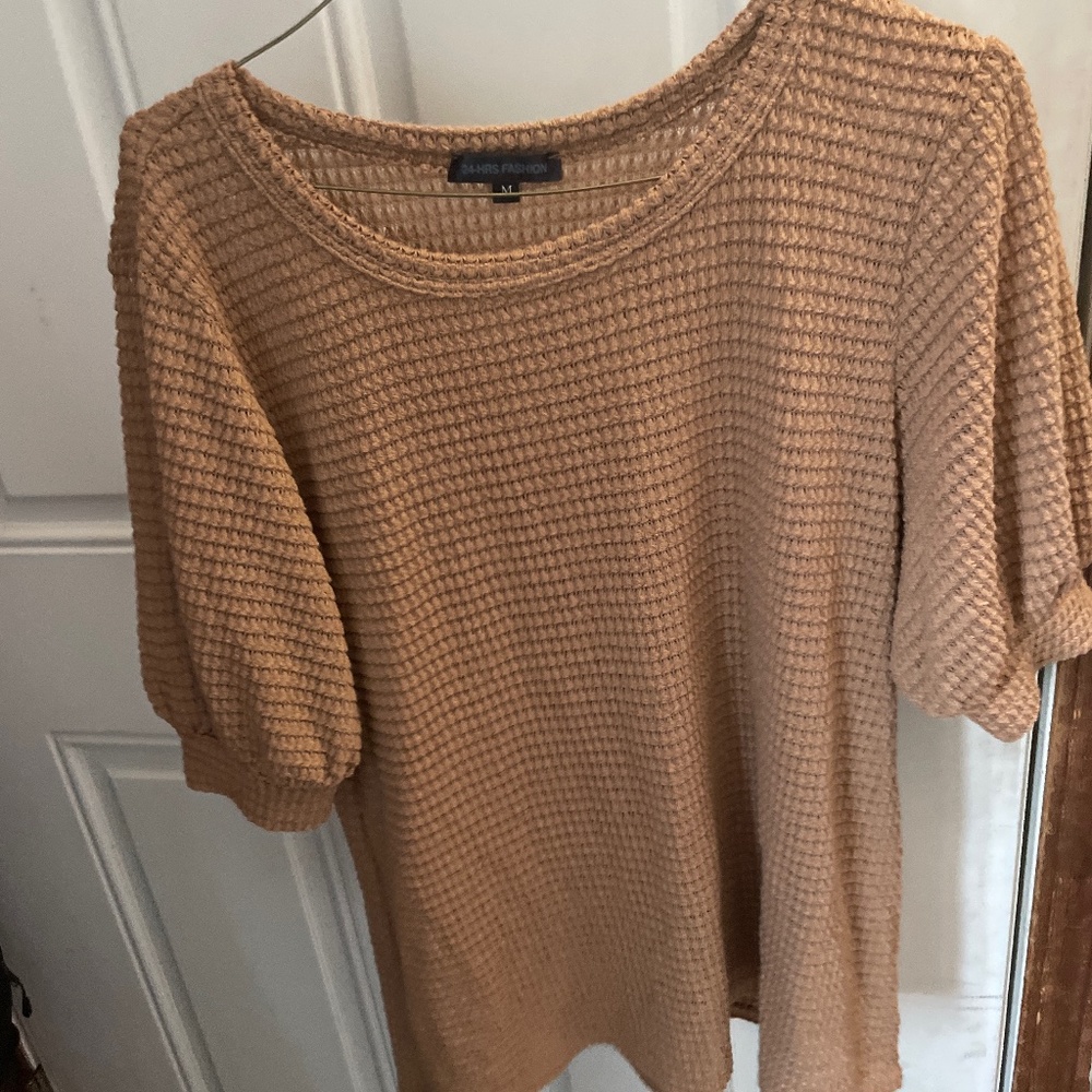 Brown puffy sleeve top